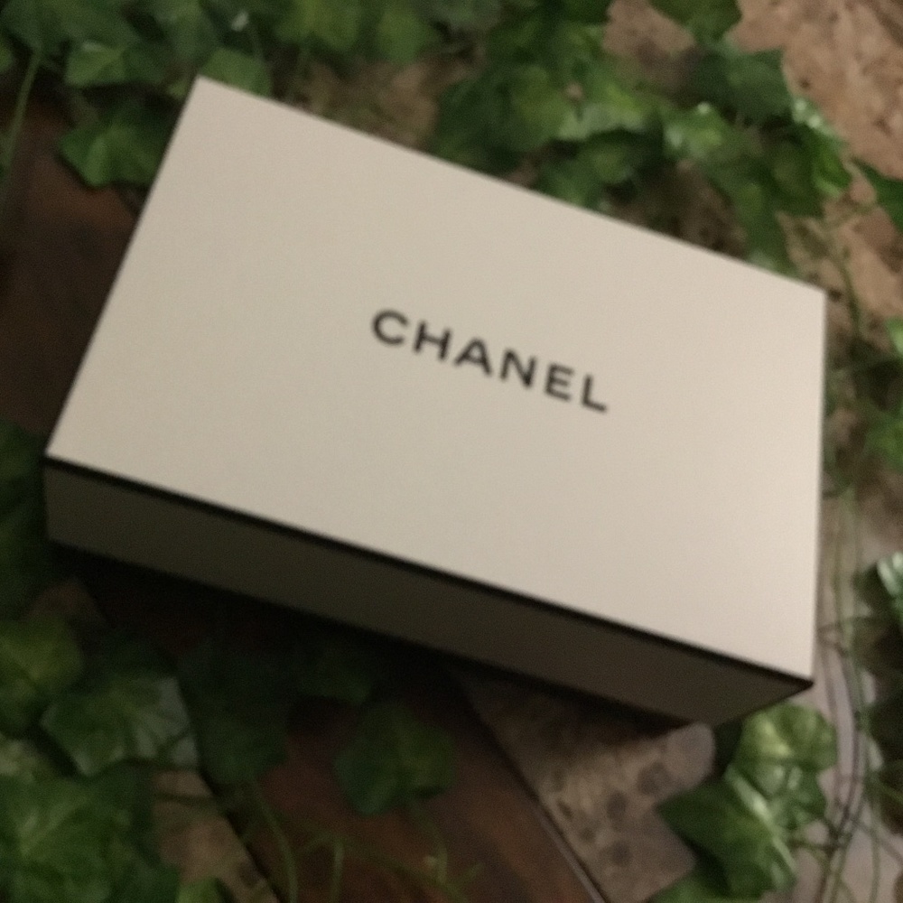 Chanel🎁 gift box